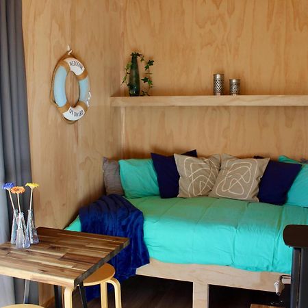 Cosy Tiny Container Cabin Carterton Buitenkant foto