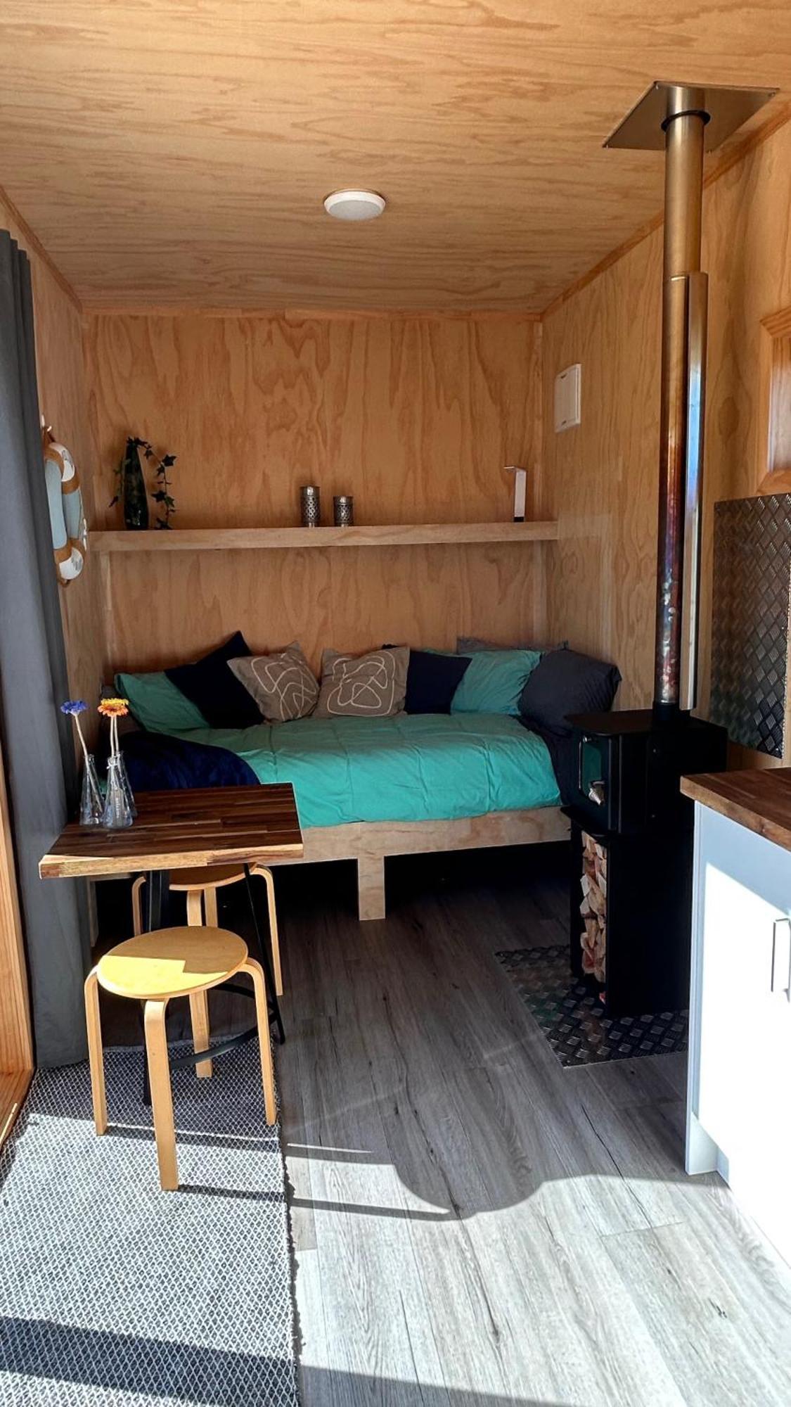 Cosy Tiny Container Cabin Carterton Buitenkant foto